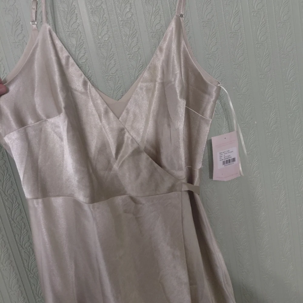 Nwt! BIRDY GREY Cindy Neutral Champagne Brides Maid Wrap Dress Satin Medium - Picture 3 of 8
